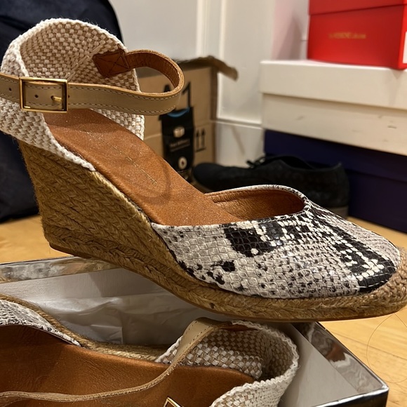 That snake 🐍 skin appeal. - Picture 5 of 7